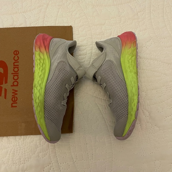 New Balance Fresh Foam Arishi Gray Rainbow Sneakers - Picture 3 of 16